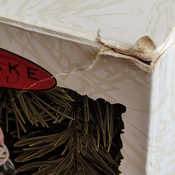 Hallmark Holiday Barbie 1995 Ornament - Picture 11 of 15